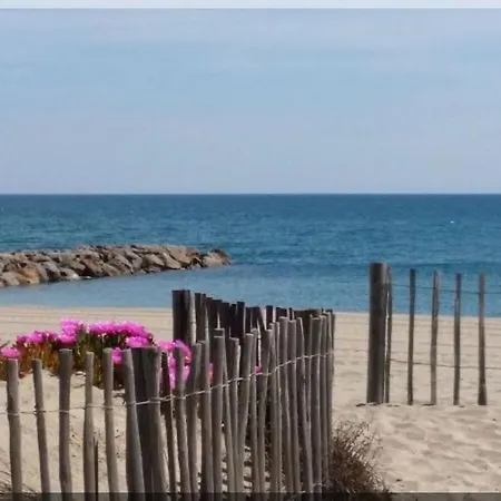 Hameau Du Rivage: Beachside Garden Retreat With Pool And Bikes *