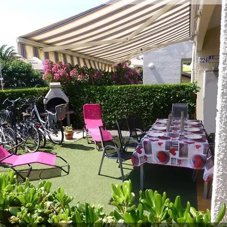 Hameau Du Rivage: Beachside Garden Retreat With Pool And Bikes Saint-Cyprien (Pyrenees-Orientales)