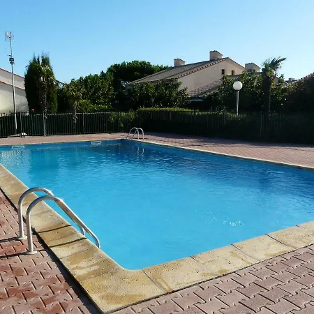 Apartment Hameau Du Rivage: Beachside Garden Retreat With Pool And Bikes